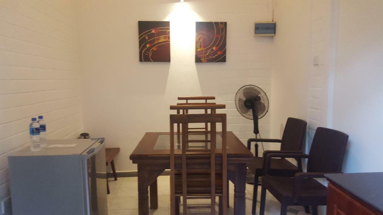 Mihilaka Holiday Homes Wadduwa Habitación foto
